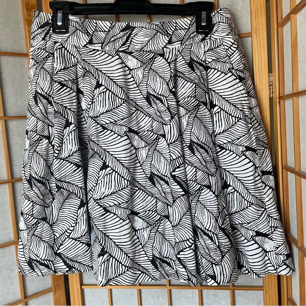 Ann Taylor LOFT Black and White Leaf Patterned Linen Skirt, 4